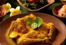 Ayam Betutu, sebuah hidangan khas yang memikat dari Gilimanuk, Bali, memiliki sejarah panjang yang erat kaitannya dengan adat dan budaya masyarakat Bali