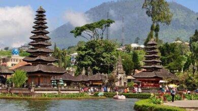 Paket Tour Bedugul Bali menawarkan kesempatan untuk menjelajahi keindahan alam Bali yang memikat, khususnya melalui kunjungan ke Danau Beratan.