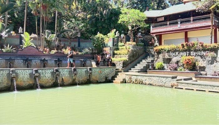 Air Panas Banjar, yang lebih akrab disebut sebagai Banjar Hotspring oleh penduduk lokal, merupakan salah satu destinasi wisata yang terkenal di Bali Utara.