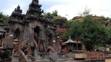 Pura Pulaki yang terletak di Desa Banyupoh, kabupaten buleleng, merupakan salah satu tempat ibadah dan objek wisata yang menarik perhatian banyak pengunjung.