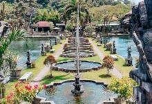 Taman Istana Air Tirta Gangga adalah salah satu destinasi wisata yang sangat terkenal di Bali, Indonesia. Terletak di kawasan Karangasem, taman ini dibangun pada tahun 1946 oleh Raja Karangasem, Anak Agung Agung Anglurah Ketut Karangasem.